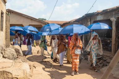 44 عروساً في شوارع شاو