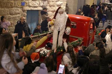 مؤتمر الدوحة يبحث هيكلية قوة غزة... و«حماس» تهدد بالتصدي لنزع السلاح