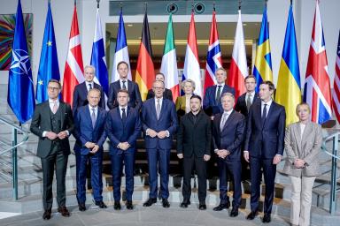 ملامح توافق غربي على ضمانات أمنية لأوكرانيا يضع «كرة النار» بملعب موسكو